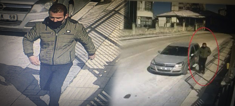 Ev sahibi duştayken içeri girdi! Bir anda karşısında görünce hayatının şokunu yaşadı!