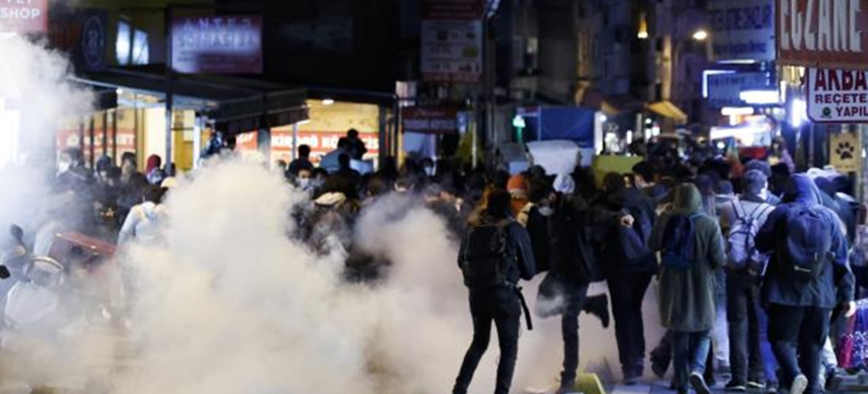 Kadıköy'deki protestolarda gözaltına alınan 94 kişiden 65'i serbest