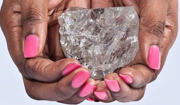 Sierra Leone'de dünyanın en büyük yirminci elması bulundu