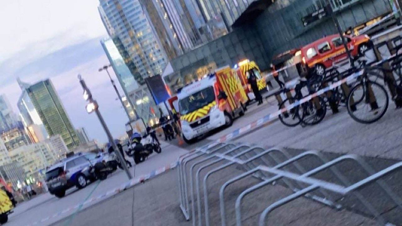 Evsiz adam çaldığı kamyonetle kalabalığa daldı: 1 ölü, 1 yaralı