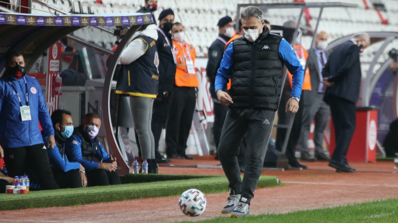 Ersun Yanal:  Evet 2 şut çekmişiz ama istatistikler kısa etek gibidir