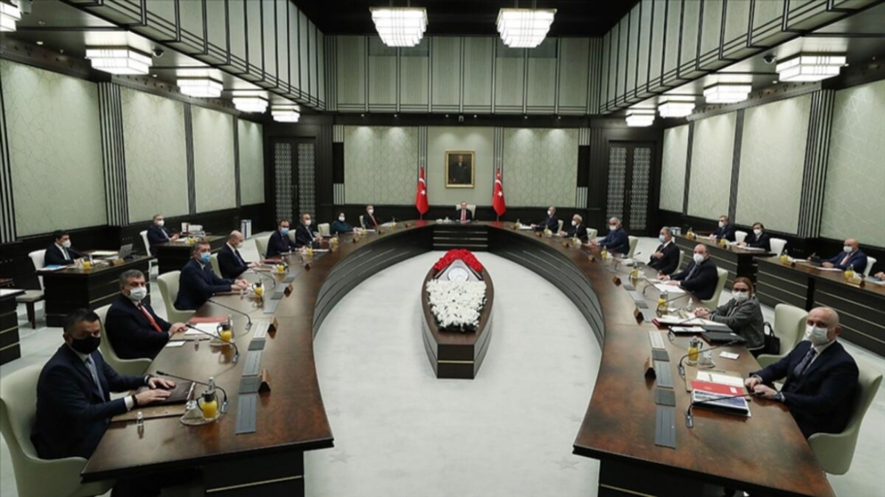 Clubhouse'a katılan ilk bakan Mustafa Varank oldu
