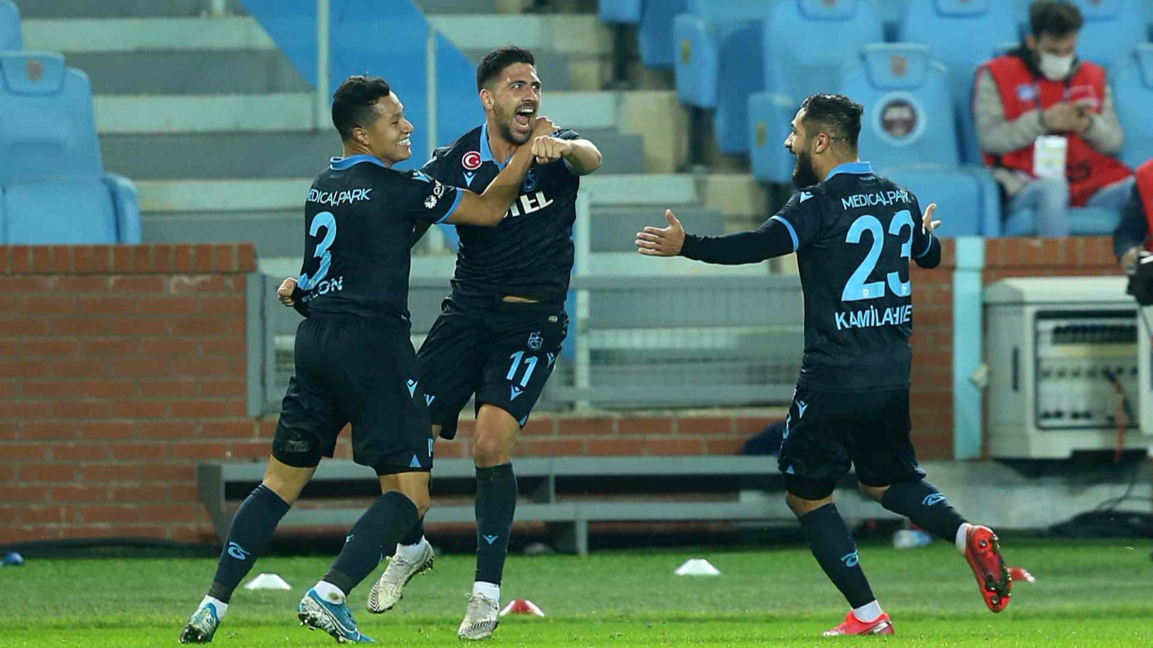 Trabzonspor evinde Denizlispor'u 61. dakika golüyle devirdi
