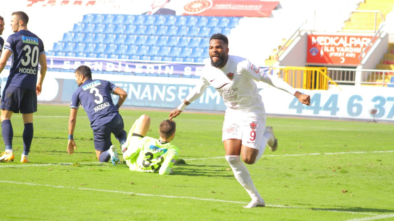 Savaş: Aaron Boupendza'ya teklif yağdı ama satmadık