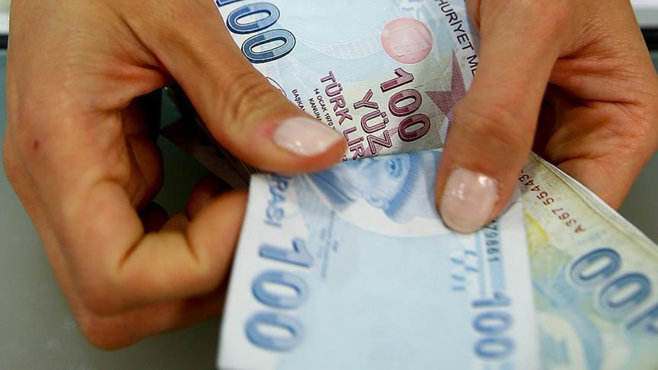 Burs ve kredi ödemeleri yatırılıyor