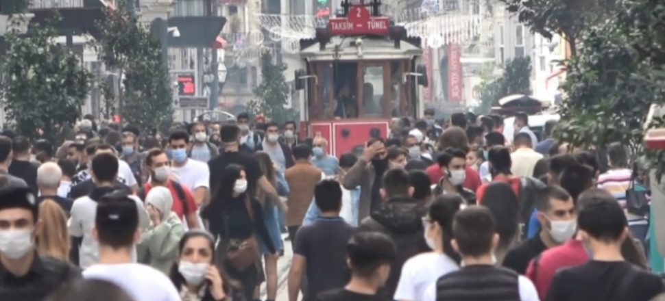 Bloomberg toplumsal bağışıklık için tarih verdi