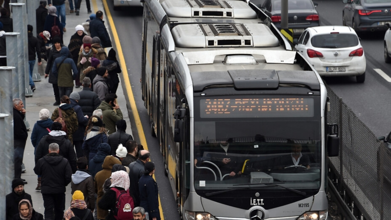 Metrobüste 10 durak süren taciz!