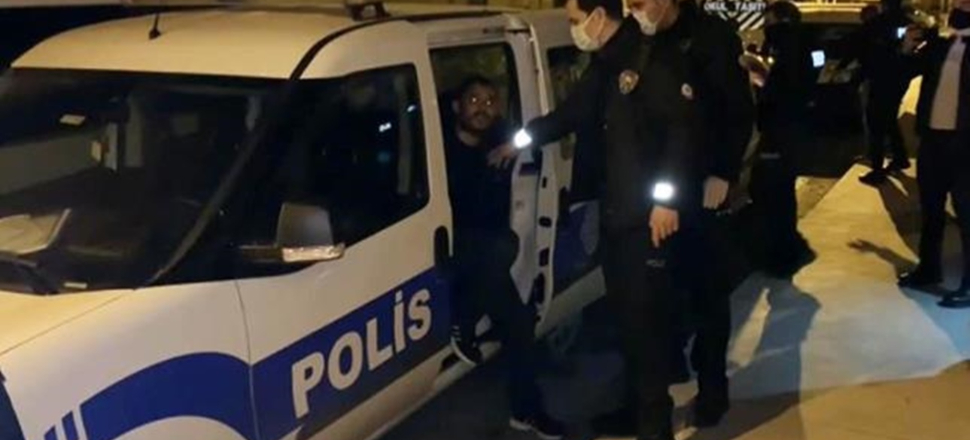 Polisin üzerine atılan halıdan uyuşturucu çıktı