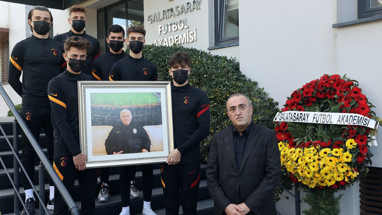 Hocaların hocası Ahmet Keskinkılıç hayata gözlerini yumdu