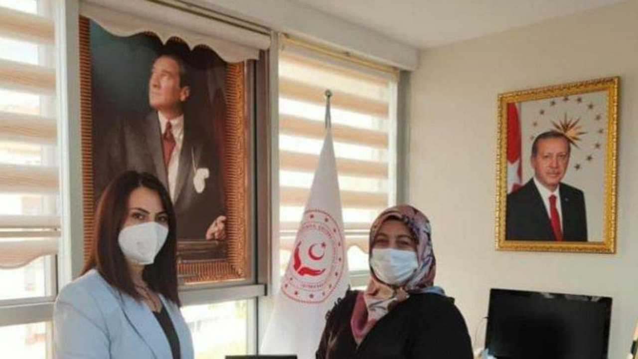 Atatürk portresine perdeleme