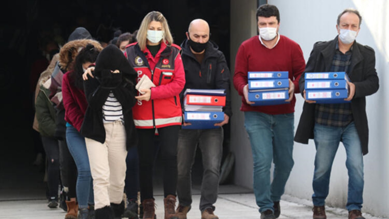 Jigolo çetesinden günlük 1 milyon lira vurgun