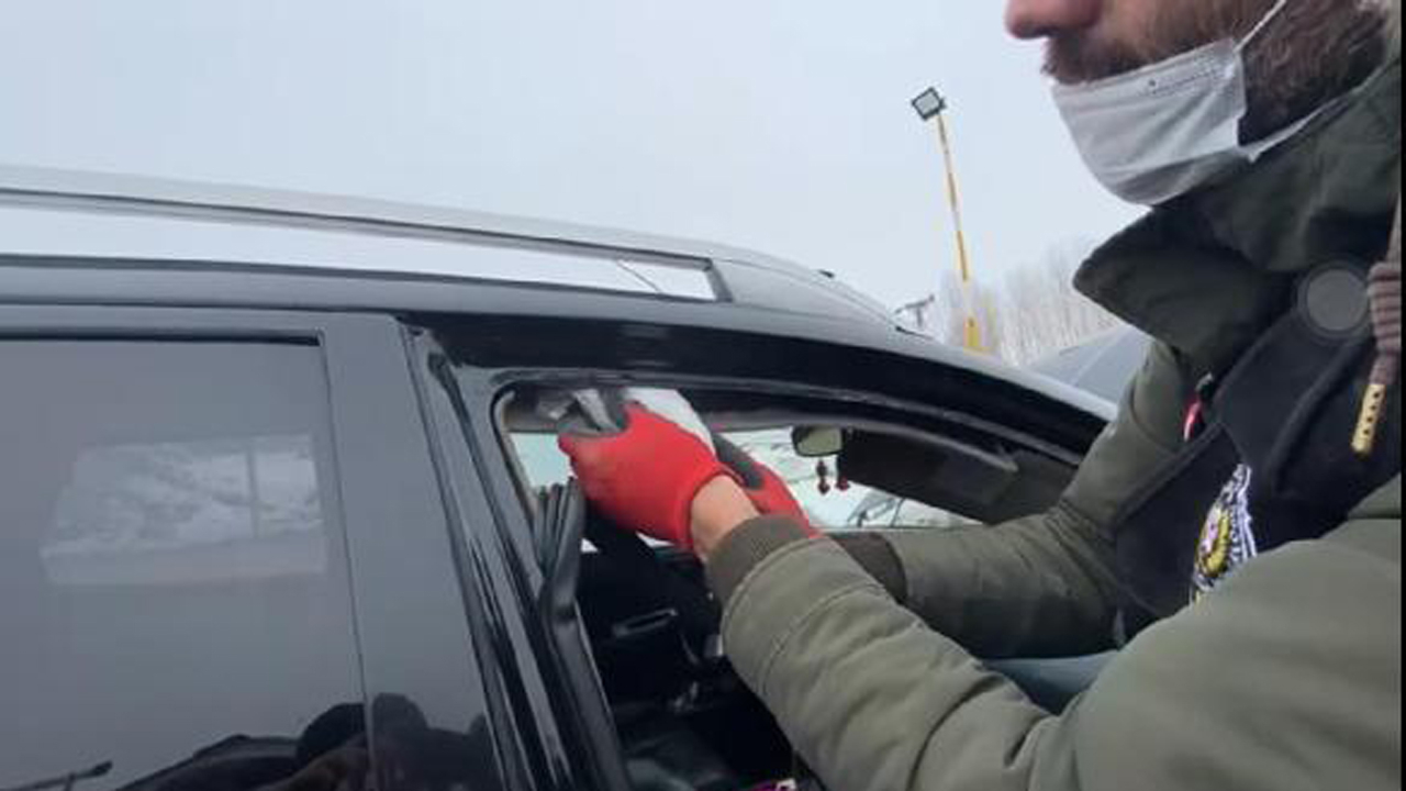 Baldızının otomobiliyle uyuşturucu taşıdı