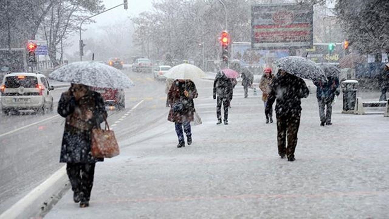 Kar İstanbul'un kapısına dayandı
