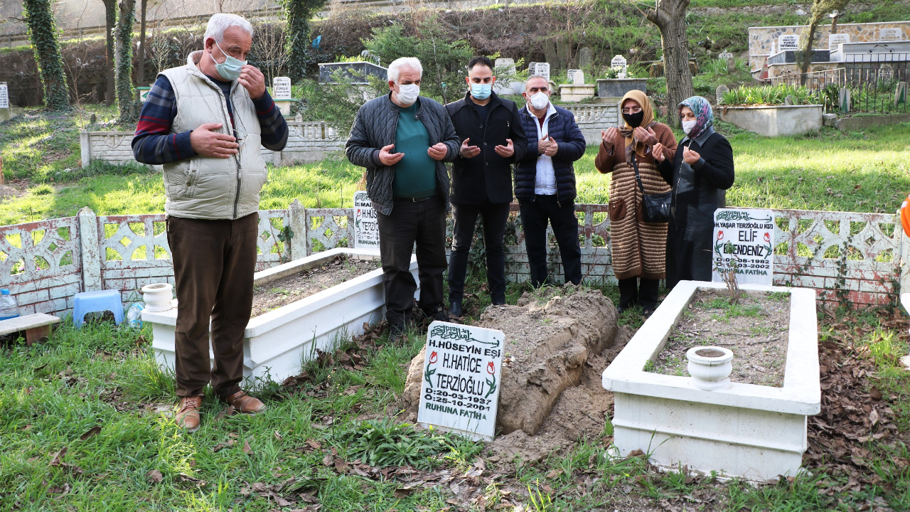 Sakarya’da akılalmaz olay: Mezar taşları çalındı