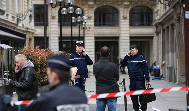 Paris'te güvenlik alarmı! Mali Savcılık Ofisi boşaltıldı...