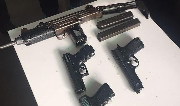 İzmir'de PKK'lı 3 terörist suikast silahıyla yakalandı!
