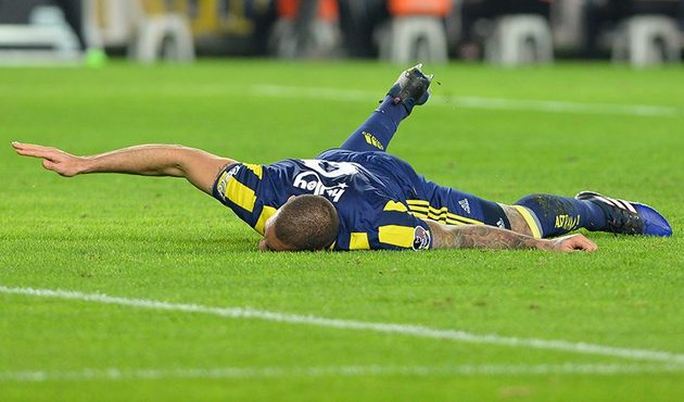Fenerbahçeli futbolcular Fernandao'yu yalnız bıraktı!