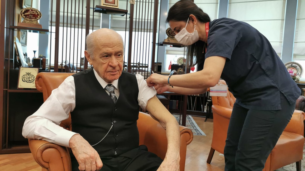MHP lideri Bahçeli ikinci doz aşıyı yaptırdı