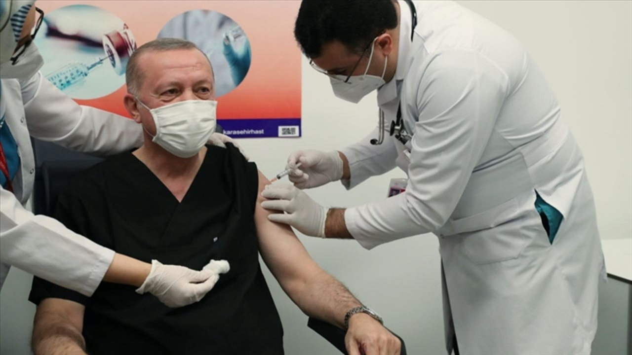 Cumhurbaşkanı Erdoğan ikinci doz aşıyı oldu