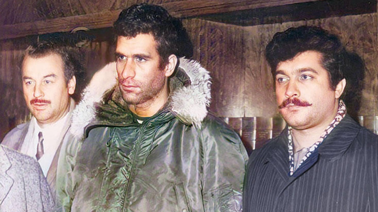 Deniz Gezmiş'in hiç yayınlanmamış fotoğrafları ortaya çıktı