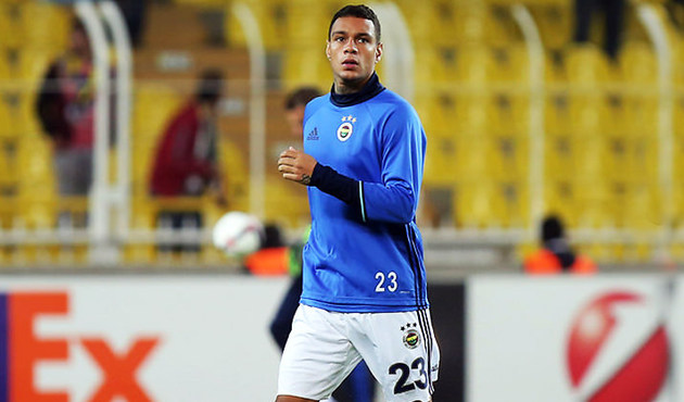 Van der Wiel Fenerbahçe'den ayrılmak için şart koştu!