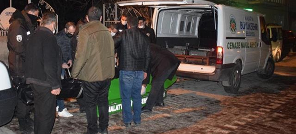 Yatak odasına giren kadın neye uğradığını şaşırdı