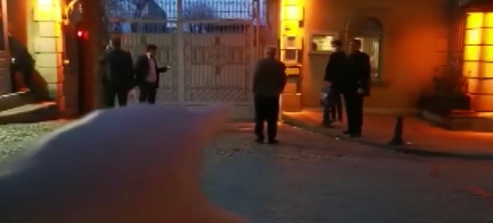 İran Başkonsolosluğu çalışanlarından TRT ekibine skandal saldırı