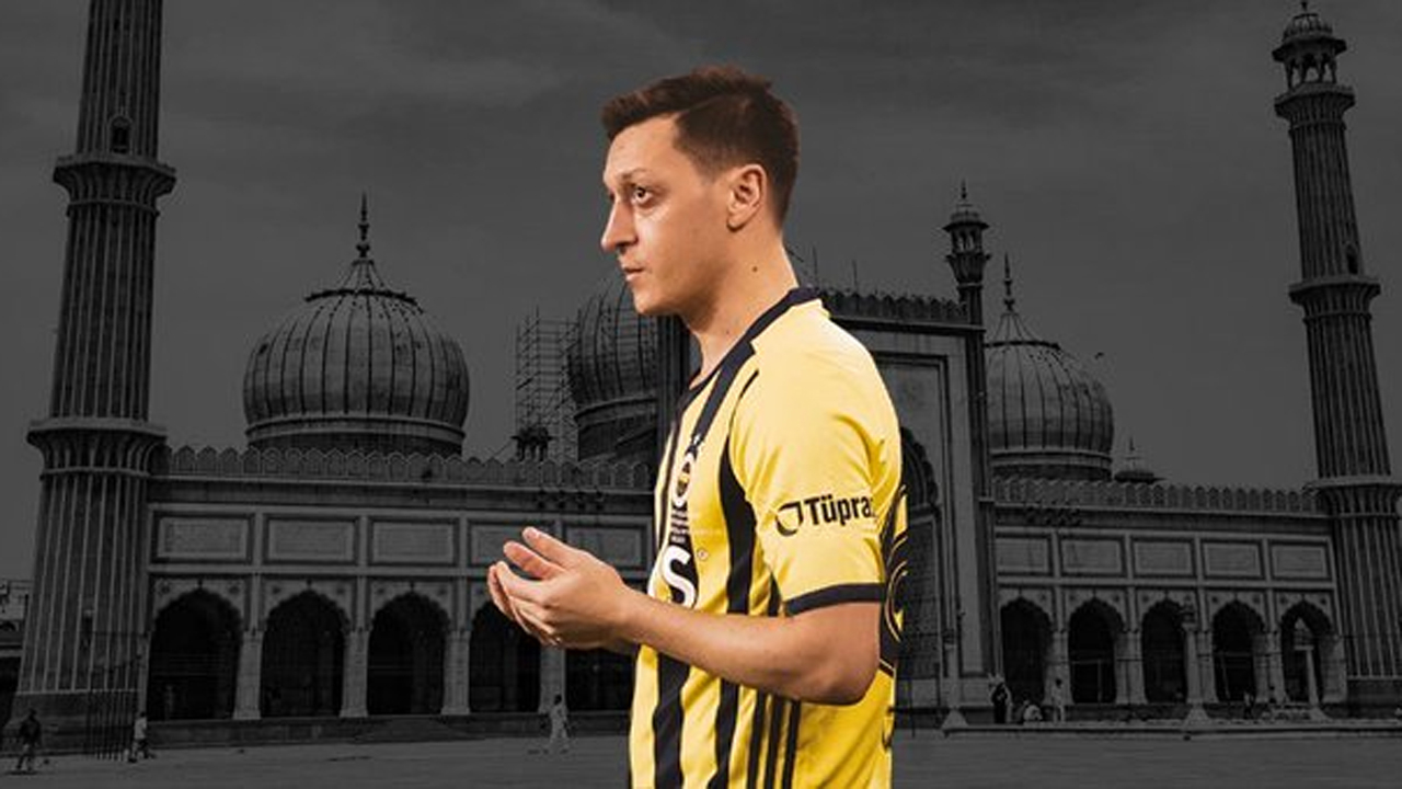 Fatih Altaylı, ellerini duaya açan Mesut'tan rahatsız oldu