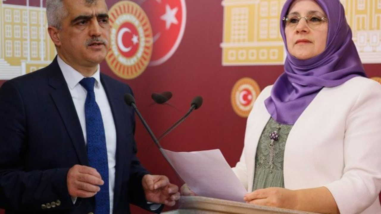 Nedim Şener: Görmek istiyorlarsa aynaya baksınlar!