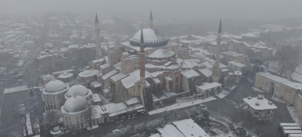 İstanbul beyaz gelinliğini yeniden giydi