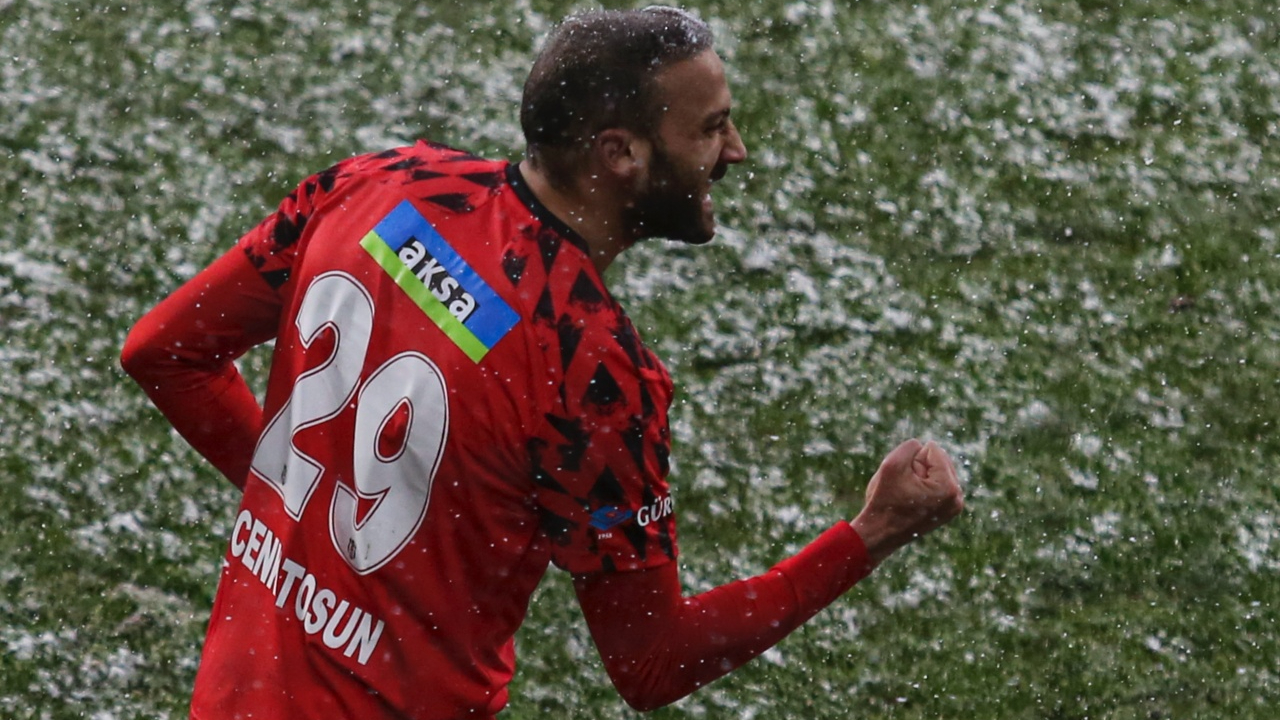 Cenk Tosun: Beşiktaş'ı şampiyon yapmaya geldim