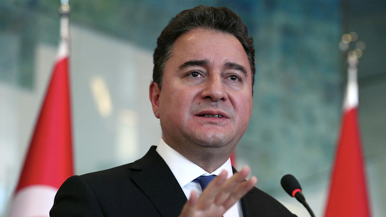 Babacan'ın anayasa sözleri ve HDP ile görüşmesi kriz yarattı