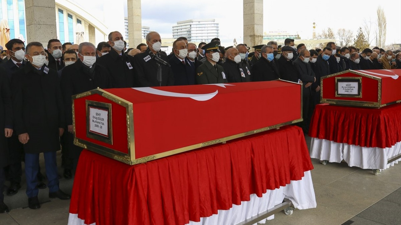 Gara şehitleri uğurlanıyor