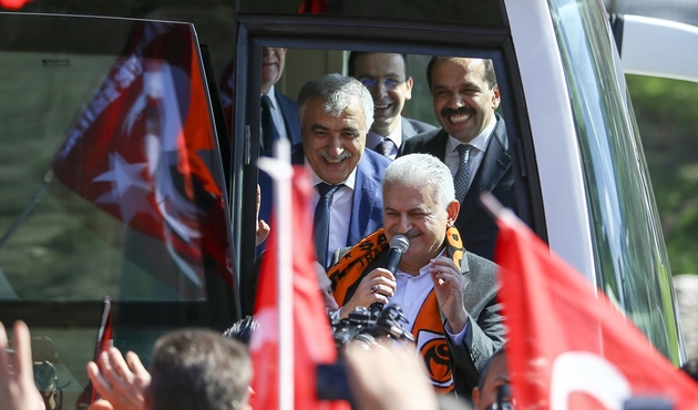 Başbakan Yıldırım'la vatandaş arasında ilginç diyalog!