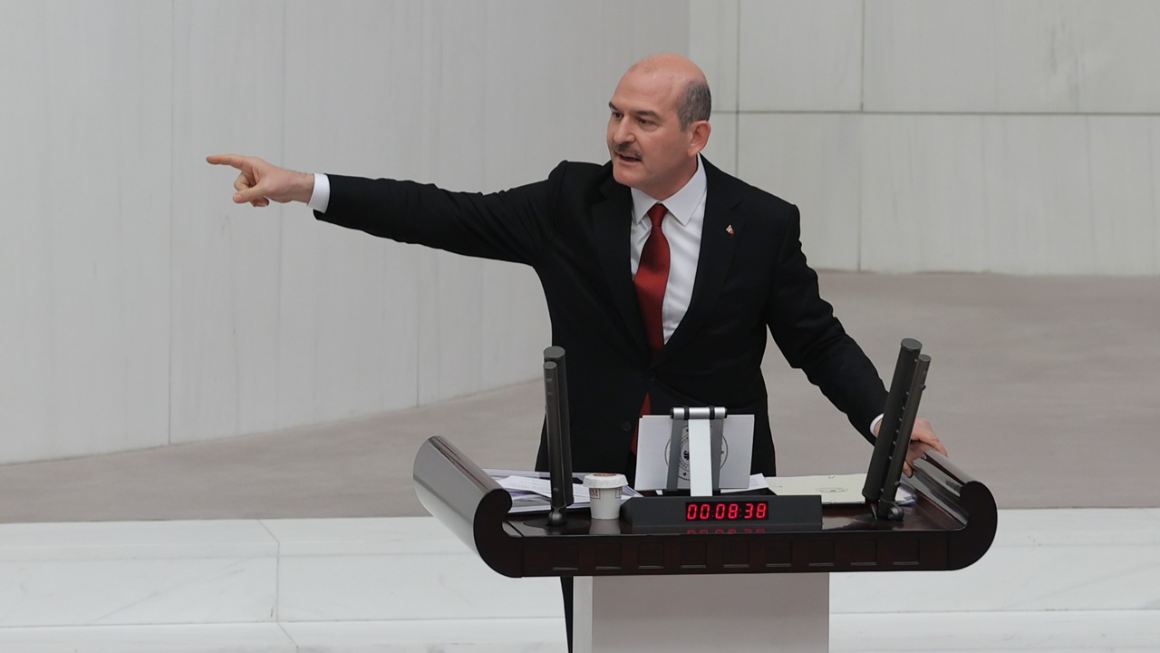'Gülmeyin hanımefendi biz gülmüyoruz'