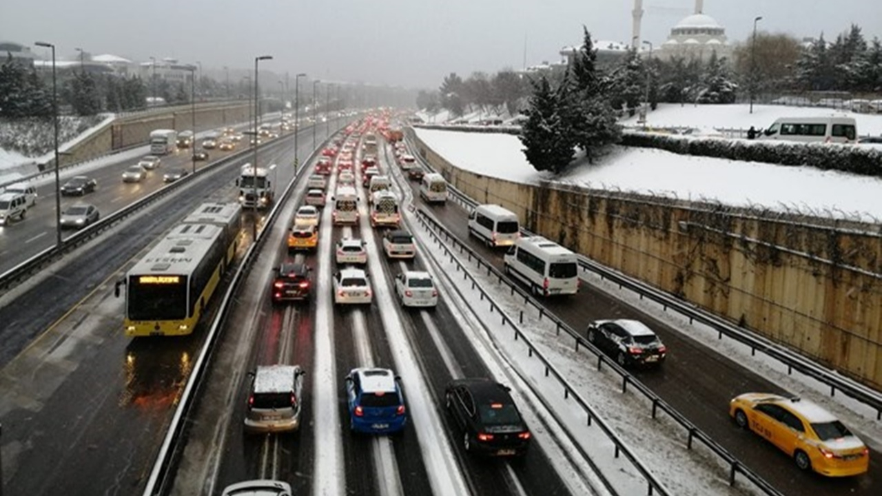 İstanbul trafiği durma noktasında