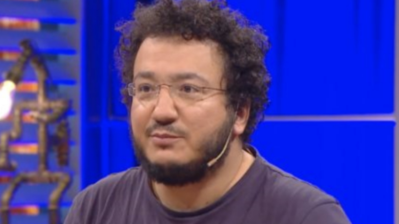 Oytun Erbaş, sanatçıların konser kıyafetlerini sert eleştirdi! 'Müstehcenlik ve pornografi ergenlik yaşını değiştiriyor'