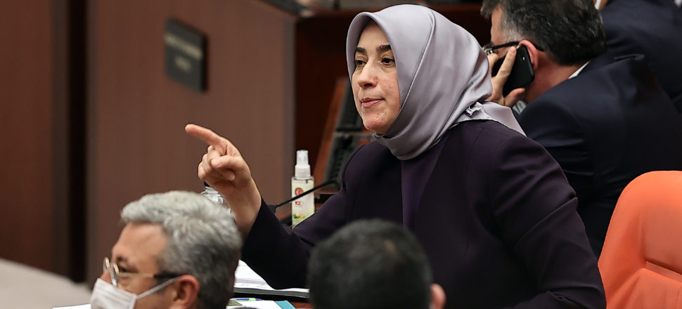 FETÖ'nün başörtüsü istismarına verdiği yanıt canlarını çok sıktı