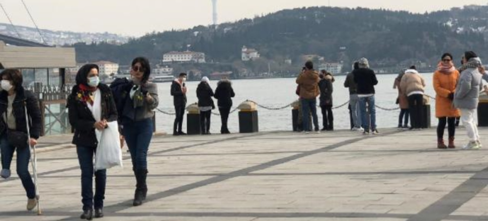 Sokağa çıkma kısıtlamasında şaşırtan kalabalık
