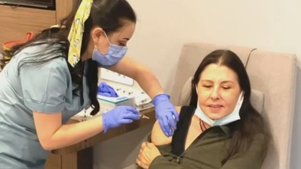 Kanser geçiren Nilüfer'den kendisiyle alay eden takipçisine yanıt