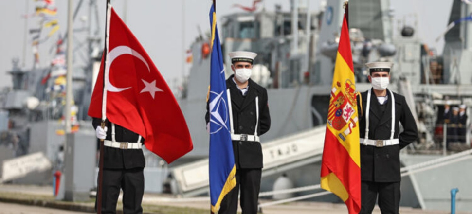Akdeniz ve Karadeniz'de komuta Türkiye'de