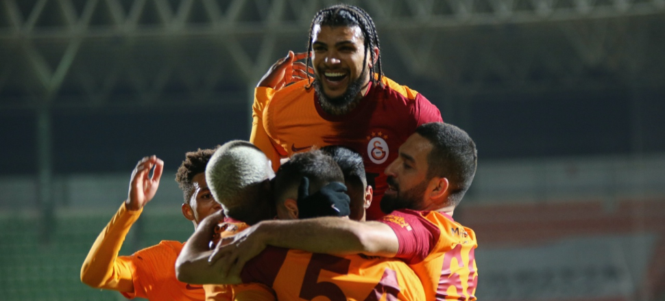 Galatasaray Alanya'da 1 attı 3 aldı