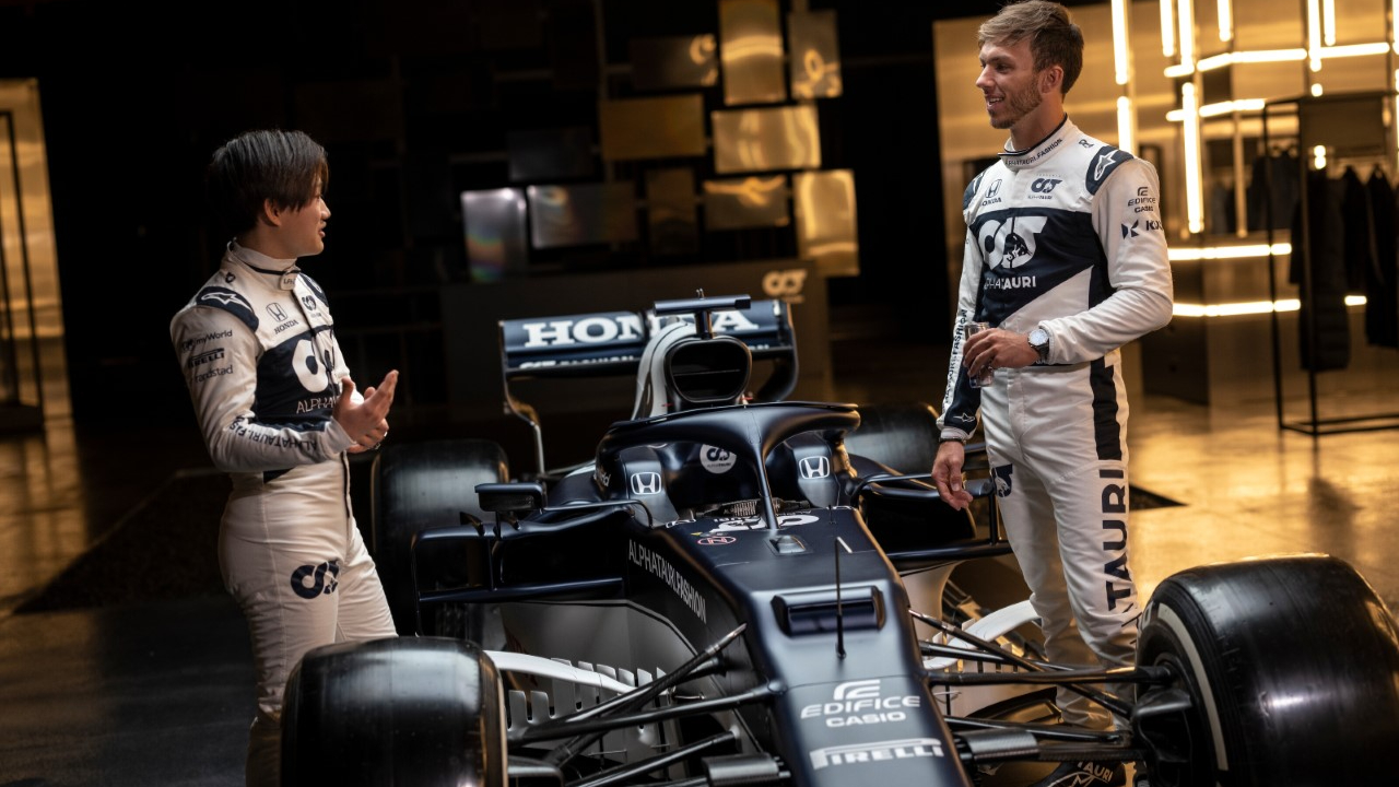 Formula 1'de yeni sezona iddialı hazırlanan Scuderia AlphaTauri yeni aracını tanıttı