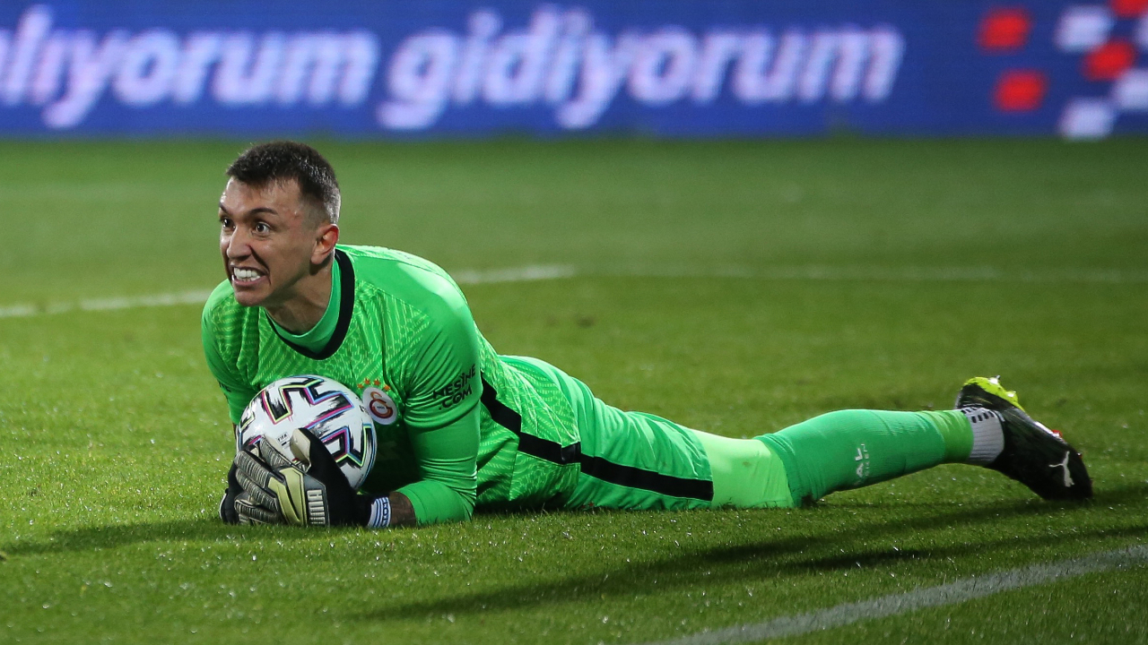 Fernando Muslera; bir kaleciden fazlası...