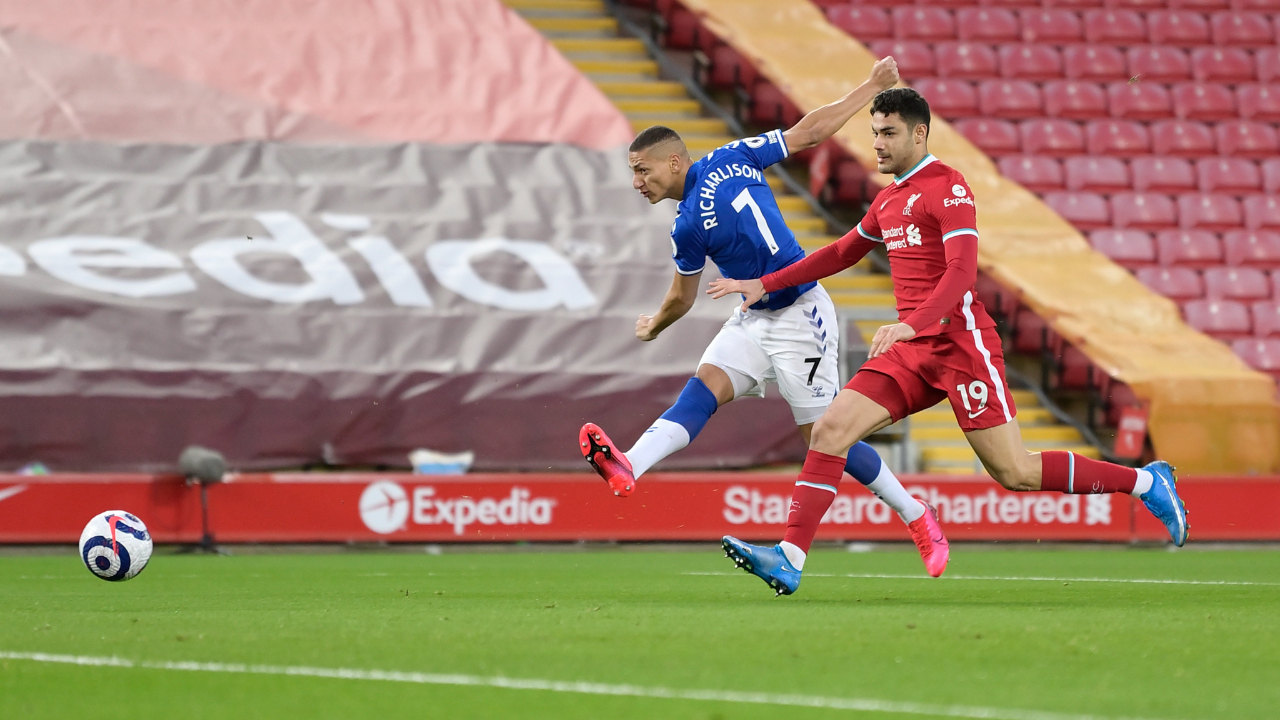 Merseyside derbisinde zafer Everton'ın