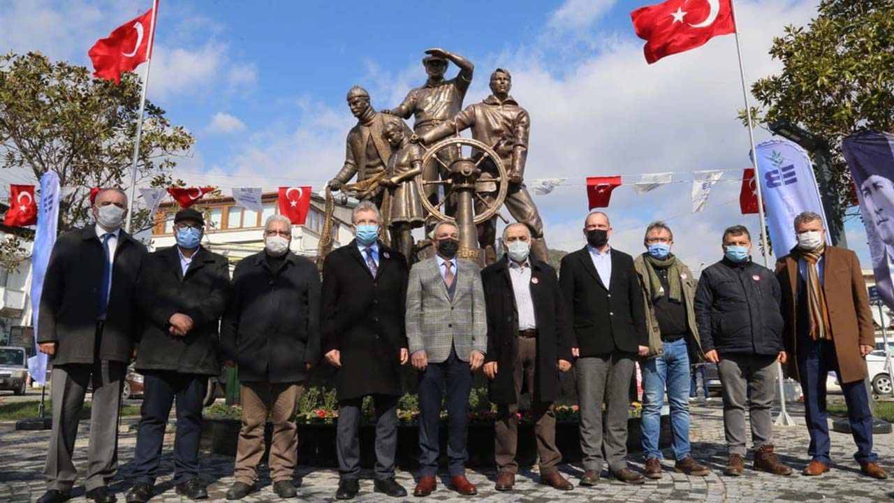 Yine heykelden vazgeçmediler