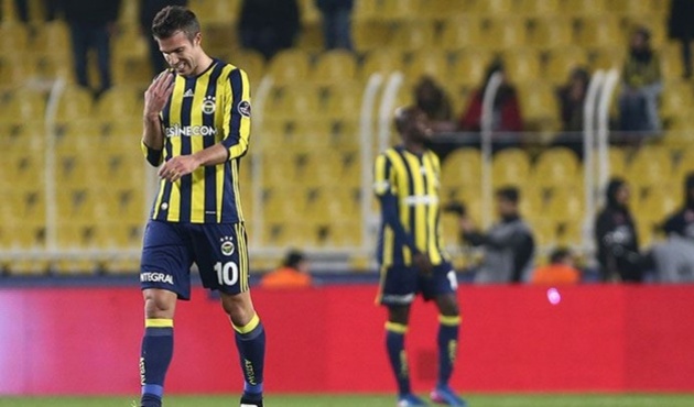 Robin van Persie'ye kulüp aranıyor