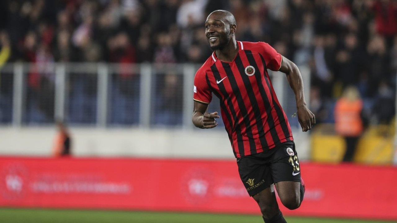 Giovanni Sio'nun futbol hayatı tehlikede