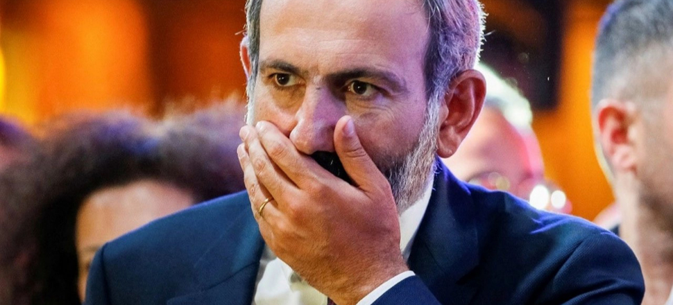 Ermenistan'ın başkenti Erivan'da jetler alçaktan uçuş yapıyor