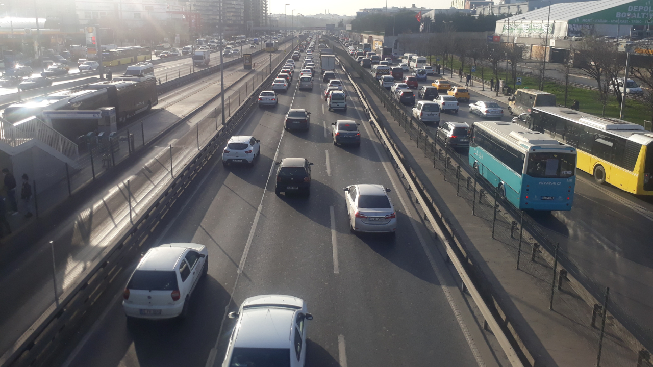 İstanbul’da trafik yüzde 76 seviyelerine çıktı